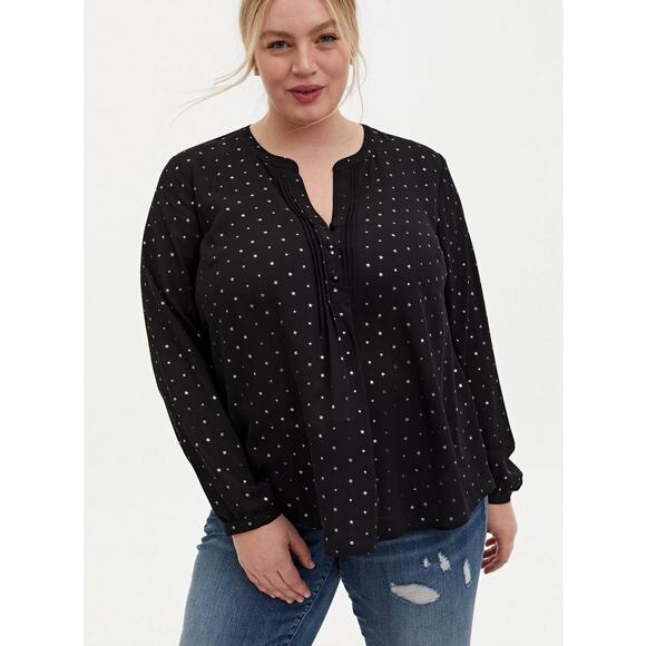 Torrid Black Star Print Georgette Pintuck Button-Front Blouse Top Women's Size 2 - Picture 1 of 11
